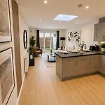 Boutique 2 Bed Abode - Parking - Garden * Bristol