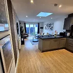 Daire Boutique 2 Bed Abode - Parking - Garden *