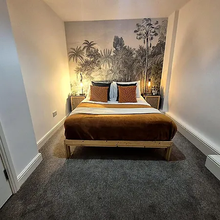 شقة Boutique 2 Bed Abode - Parking - Garden *