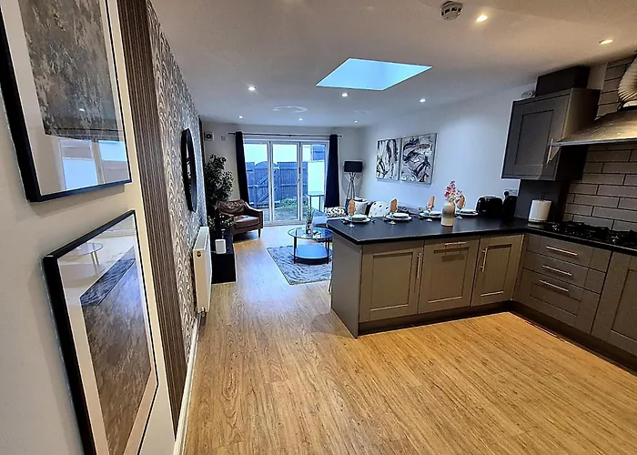 شقة Boutique 2 Bed Abode - Parking - Garden *